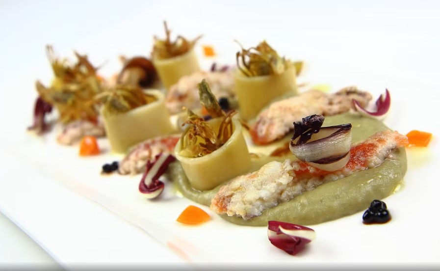 CALAMARATA AI CARCIOFI E CICALE DI MARE