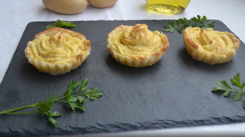 CESTINI DI PASTA SFOGLIA CON RIPIENO FILANTE