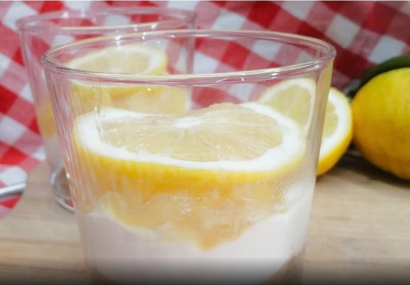 CHEESECAKE AL LIMONE CARAMELLATO E YOGURT